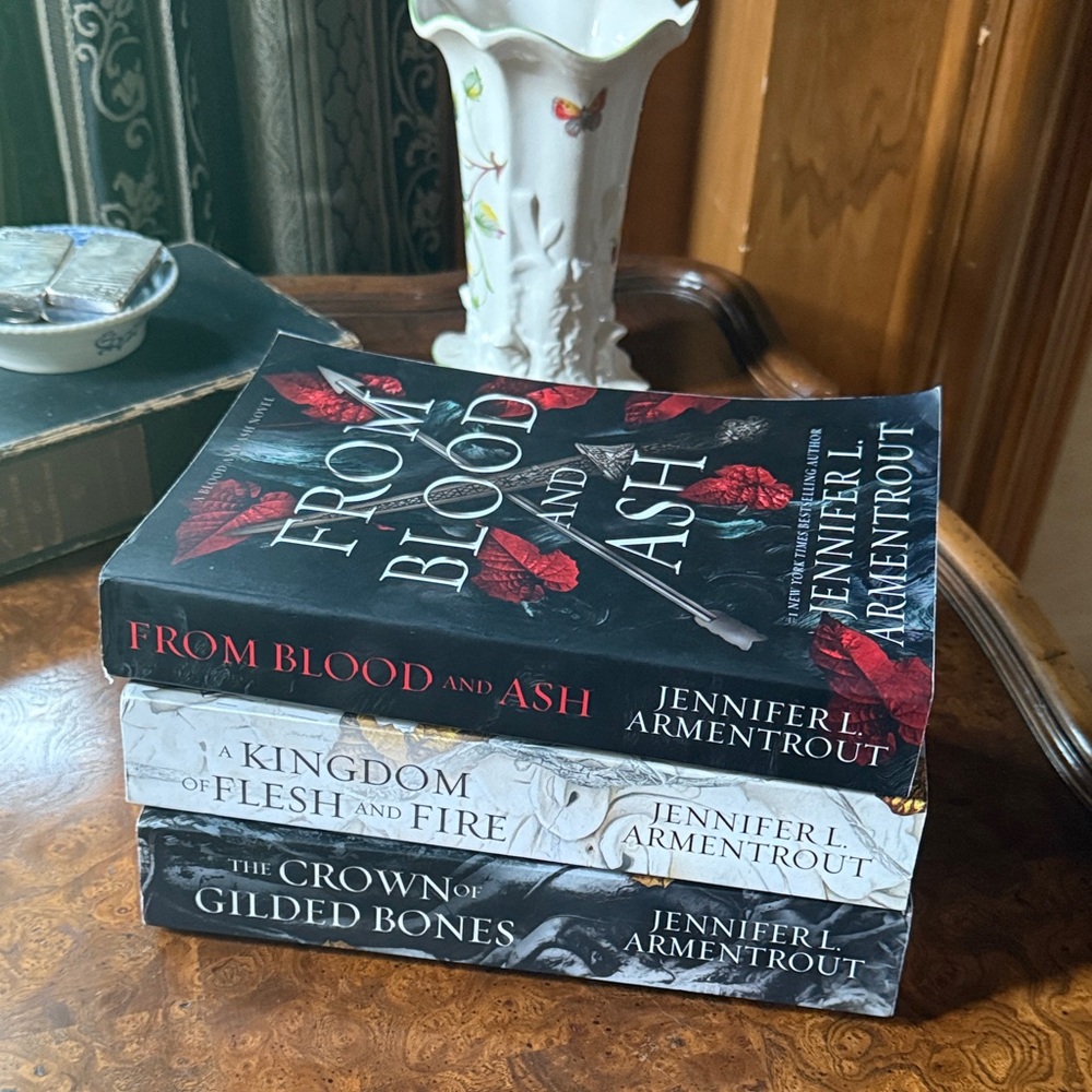 🌶️🌶️🌶️From Blood And Ash Books 🌶️🌶️🌶️